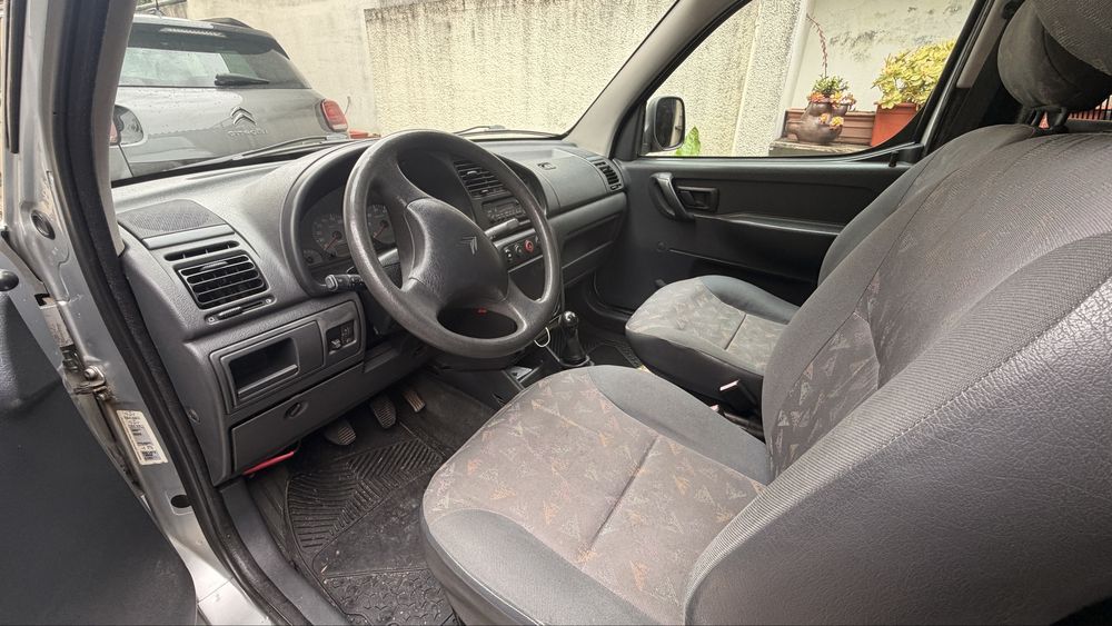 Citroen Berlingo 2 lugares em bom estado