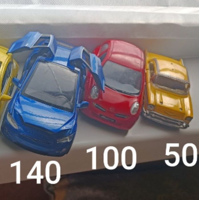 Продам машинки Kinsmart 1/36