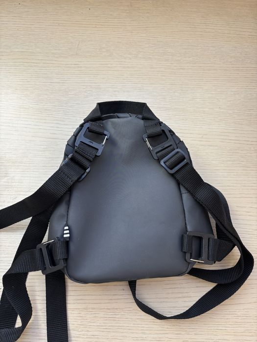 Портфель Adidas.