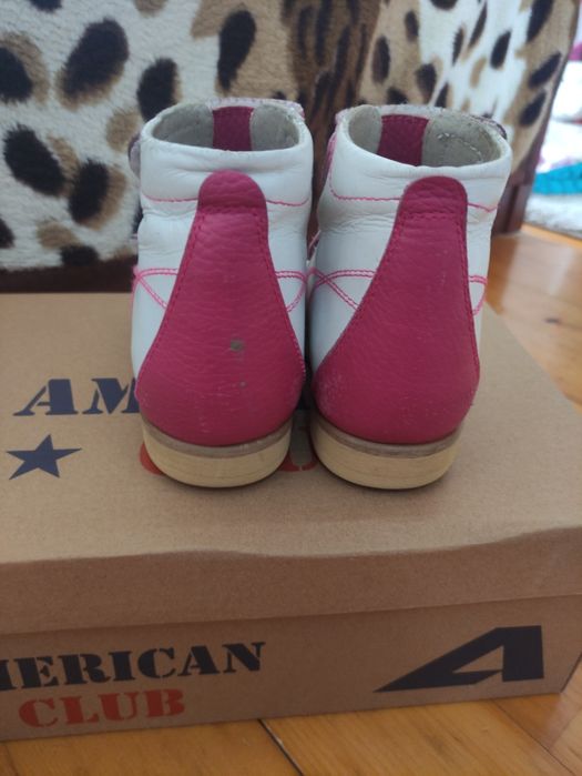 Ортопедичне взуття для дівчинки