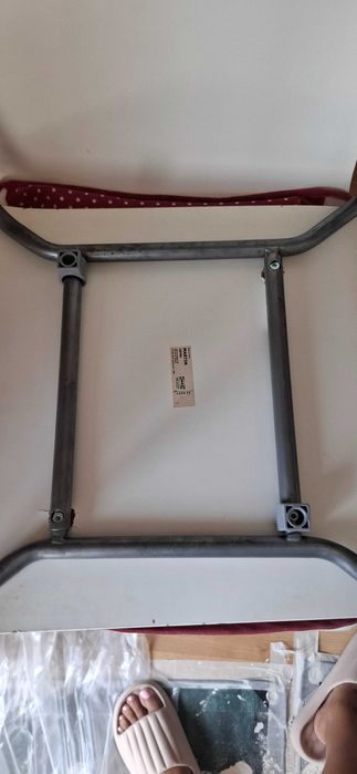 Mesa de refeição extensível IKEA + 4 cadeiras