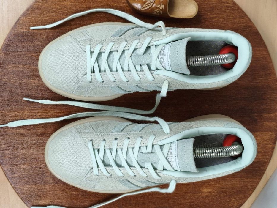 Buty r. 38 Adidas Grand Court EG3977 damskie zamszowe