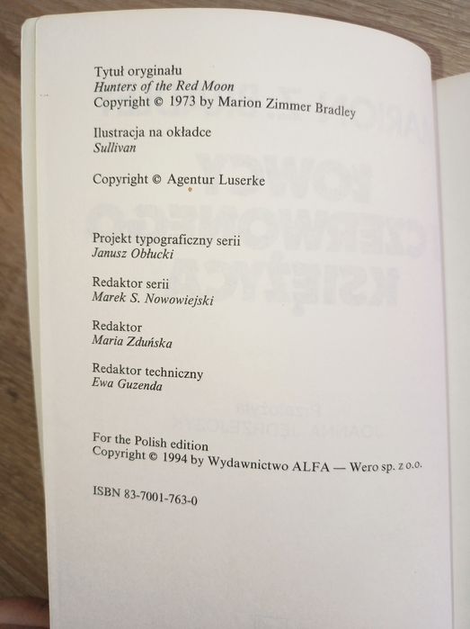 Łowcy z Czerwonego Księżyca Marion Z. Bradley