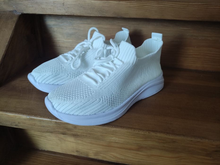 Tennis ultra leves (novos)