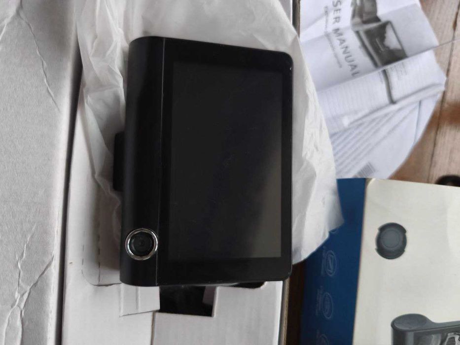 авто відеореєстратор на 3 камери