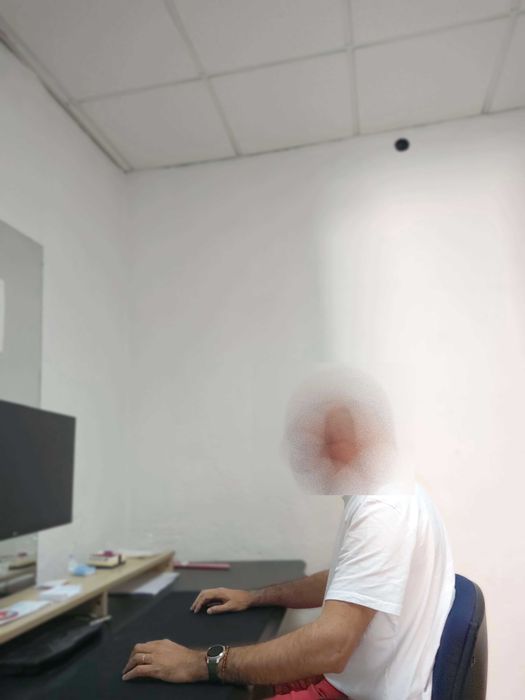 Secretária móvel + monitor + cooler, setup pronto (sem PC)