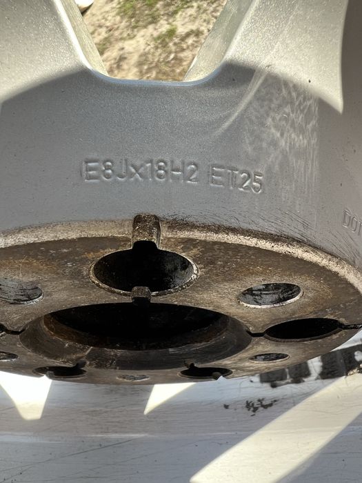 Диски AUDI R18 з шинами Bridgestone 255/60/18