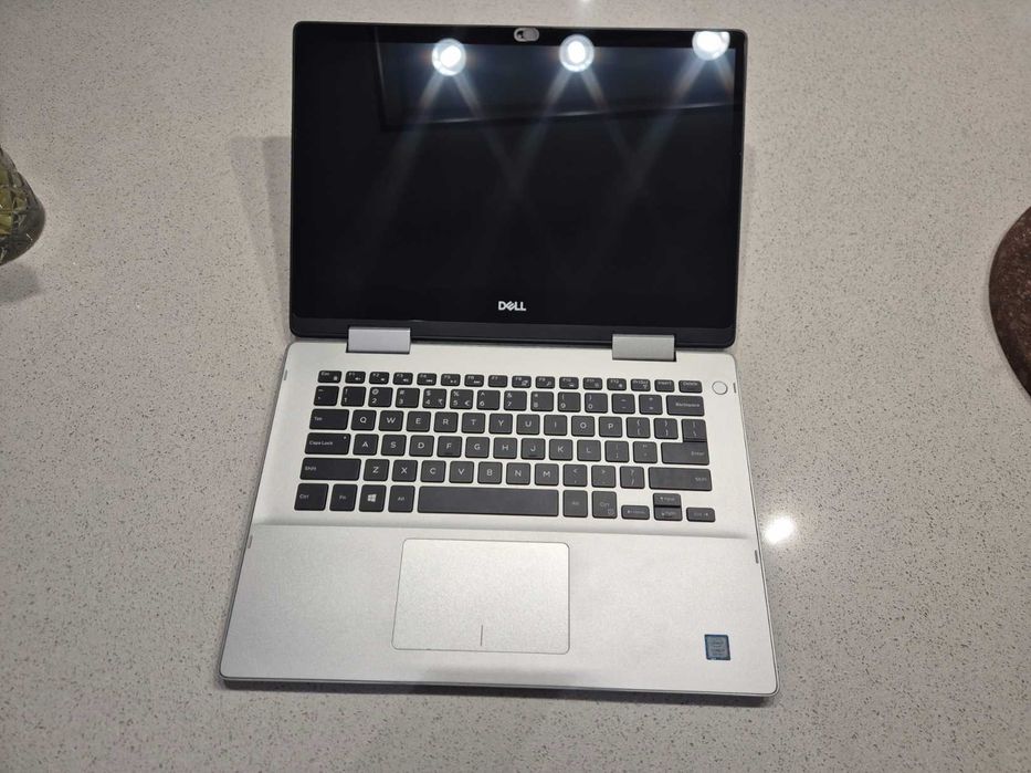 Laptop tablet 2-w-1 Dell Inspiron 5482 Core i7-8565U 32GB RAM