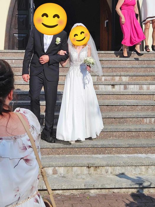 Suknia ślubna z diamencikami