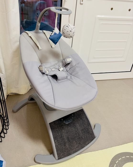 Продам заколисуючий центр Chicco comfy wave