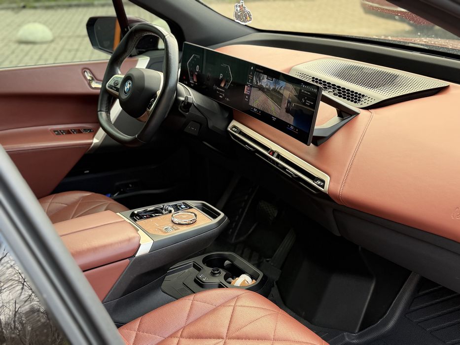 BMW iX XDrive50 2022 рік