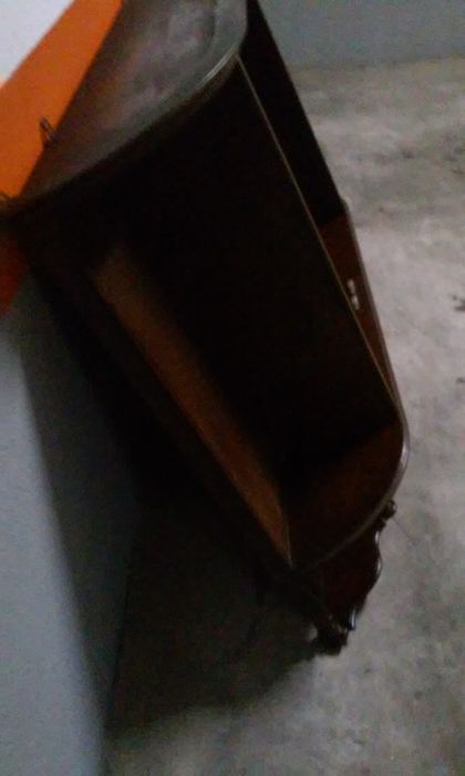 Móvel/Alçado de Armário em Mogno