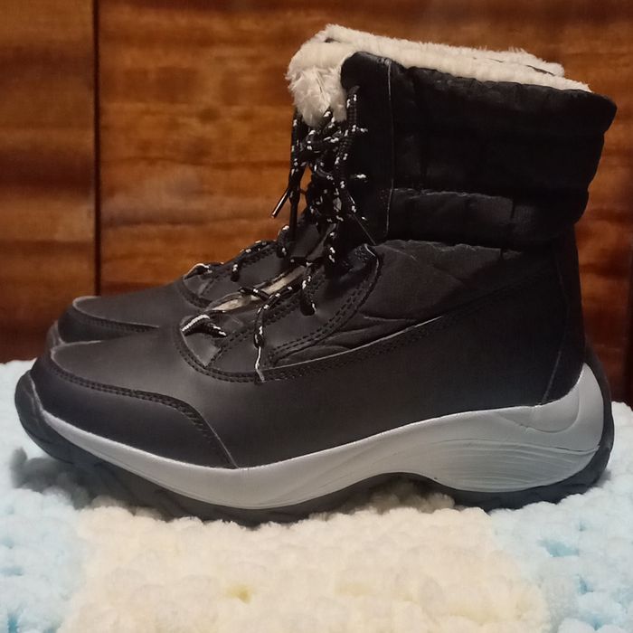 Черевики утепленні хутром, в спортивному стилі 36 розмір.