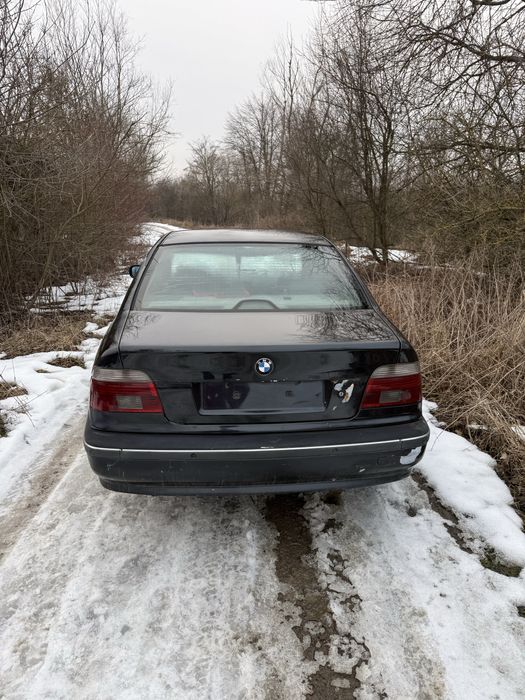 Продам BMW E39  525