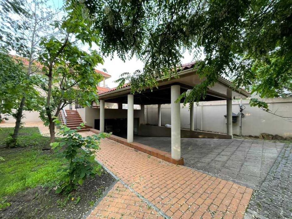 Дом с жилым подвалом 18 соток Свой парк 3 мастер спальни Б Фонтан