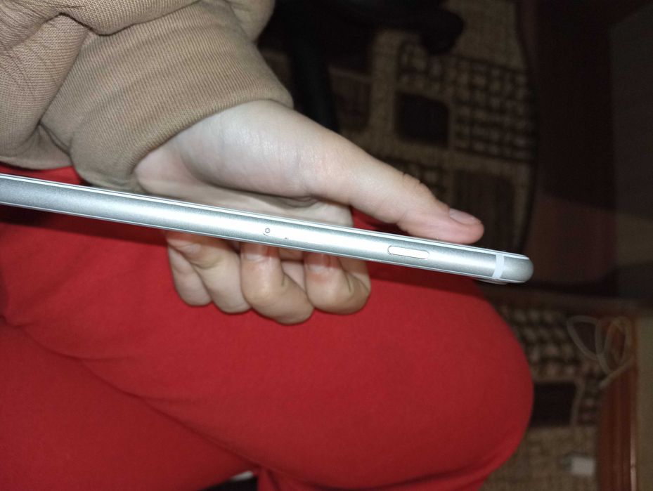 Продам iPhone 8 plus