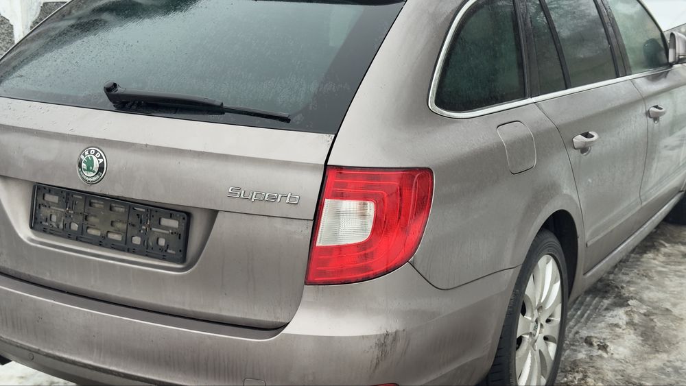 Крышка багажника ляда Skoda Superb 2 9888 Суперб 2 Кляпа