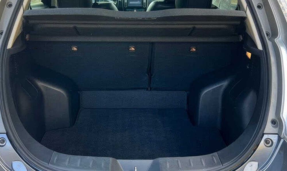 Nissan LEAF SL      2015