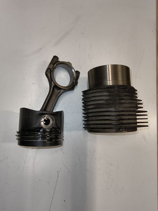 HATZ 1D90W cylinder plus tłok