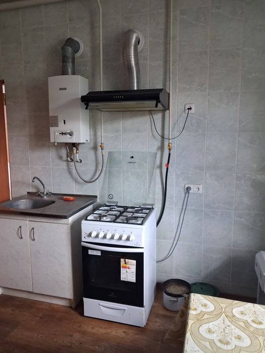 Продам цегляний будинок в Дергачах, район стадиону. Сертифікат так.