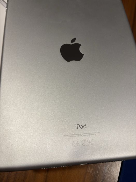 Vendo IPad 10.2”  - 32GB + Apple Pen