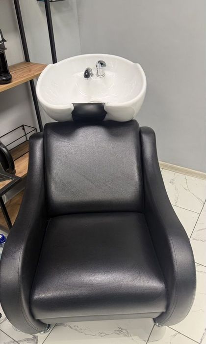 Парикмахерская кресло мойка новая