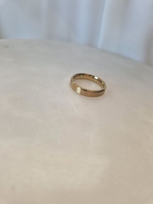 Złota obrączka ze stali szlachetnej Gloss Gold rozmiary od 6 do 12