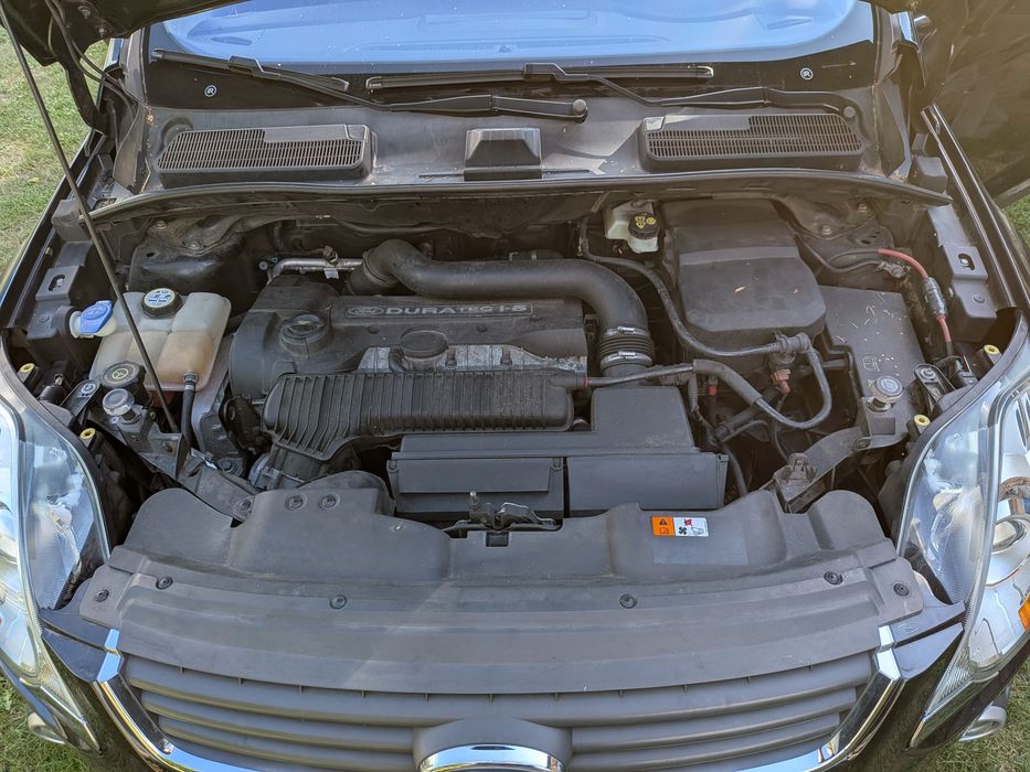 Ford Kuga Titanium 2,5 turbo 4x4  benzyna