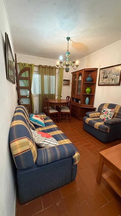 T1 no Centro de Lagos com Logradouro – Excelente Oportunidade!