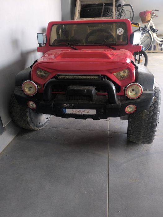Auto autko 2-osobowe na akumulator jeep czerwony