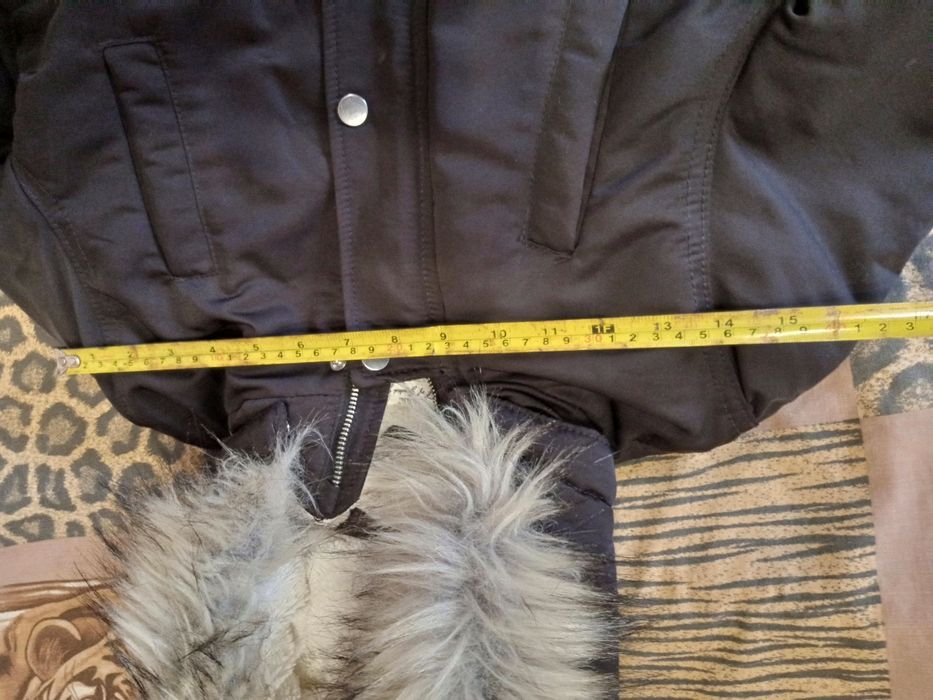 Продам зимнюю куртку на девочку