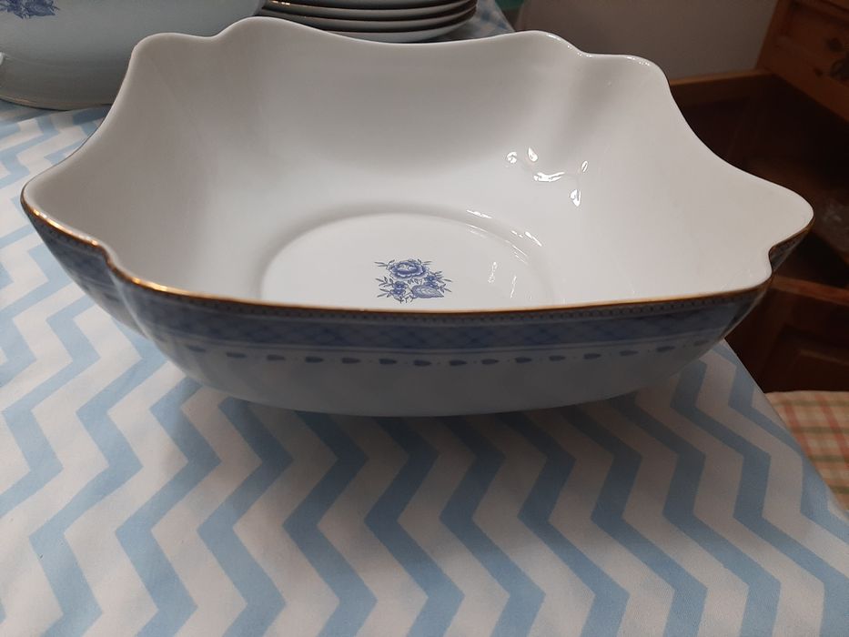 Serviço de jantar Vista Alegre, Cozinha Velha, com 62 peças