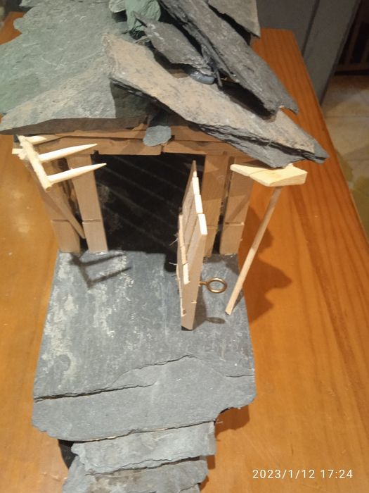 Réplica de espigueiro/canastro