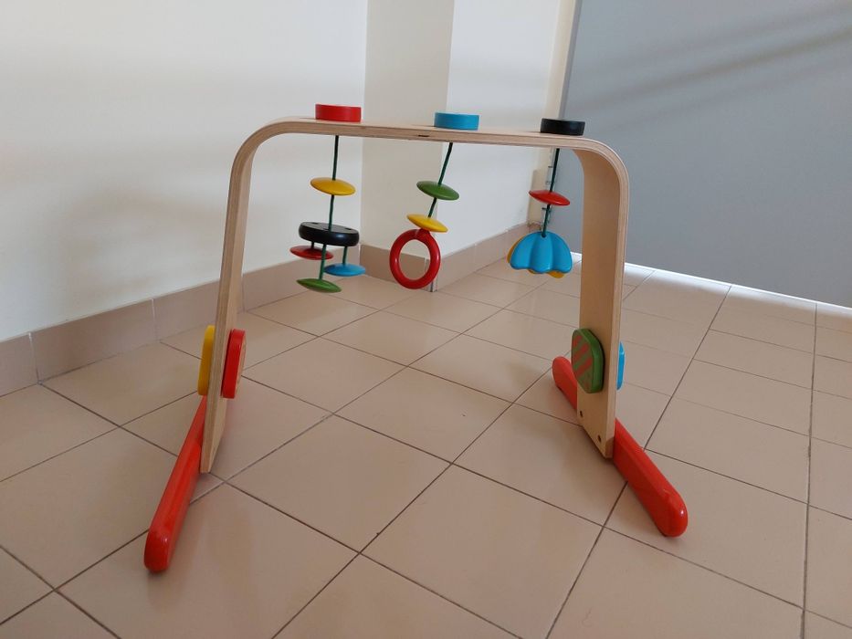 Brinquedo ginásio bebé