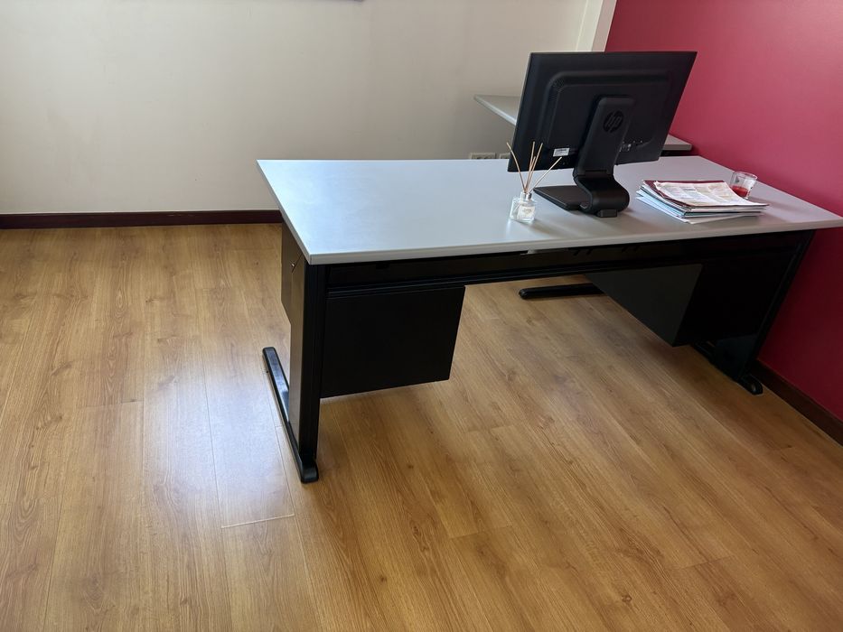2 Secratarias de escritorio