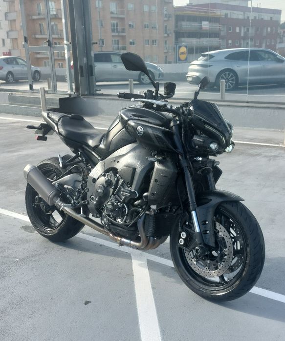 Mota Yamaha MT10 2025