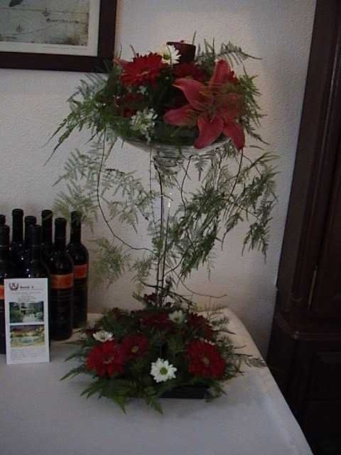 Candelabros decorativos em ferro forjado preto, muito elegantes