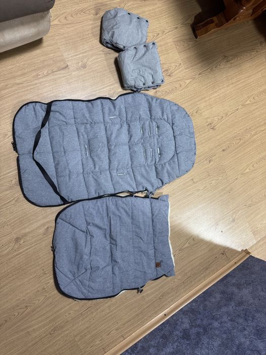 Сірий дитячий зимовий конверт-футмуф для коляски з перчатками