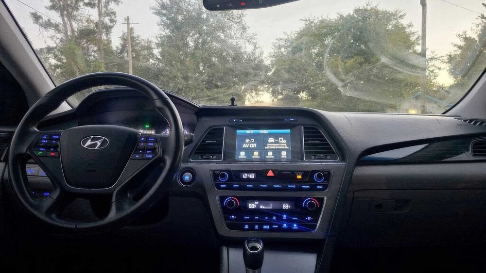 Hyundai Sonata Hybrid Limited      2017