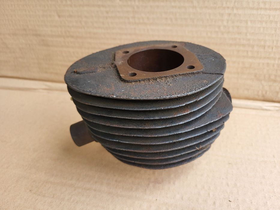 Cylinder WFM M06 125 WSK SHL Żeliwny Oryginał ZMD PRL Nominał wszystkie żebra silnik