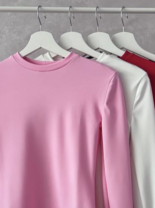 Рожевий лонг з вирізами під пальчики