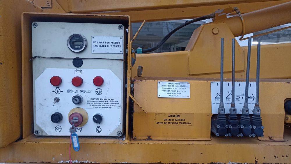 Plataforma elevatória; Haulotte HA 16DX; Venda ou Aluguer