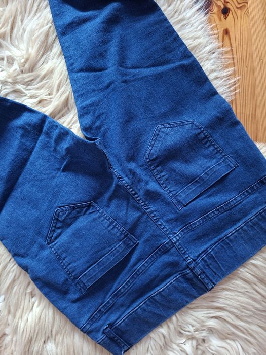 Nowe spodnie damskie jeans