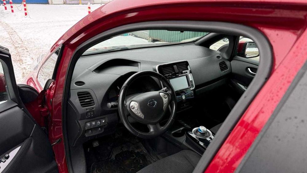 Nissan Leaf 2015, 11 палок, SOH 83%, NORDIC, не фарбований, огляд 360