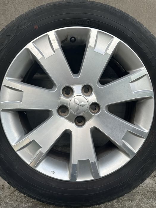 Диски з шинами R18 Mitsubishi Outlender