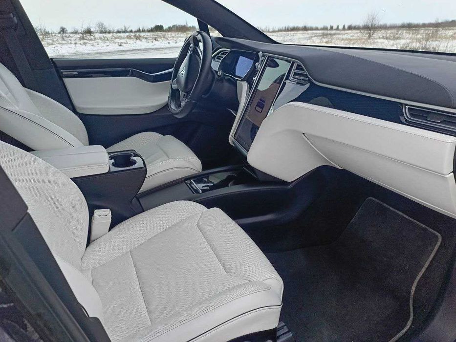 Продаю Tesla Model X 2016 року