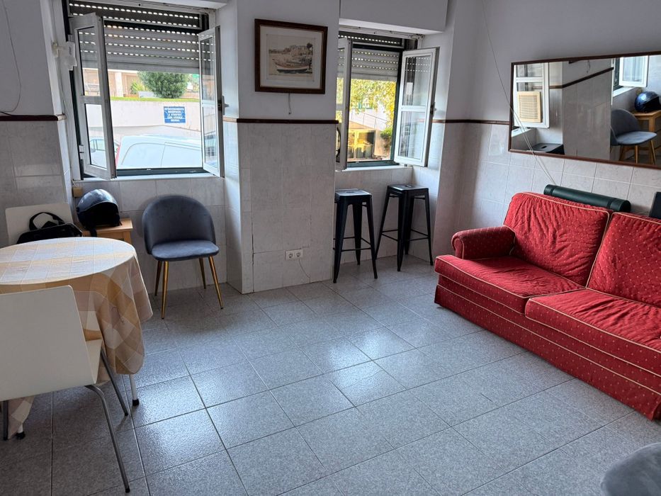 Quarto  arrendamento dia 1 de outubro.