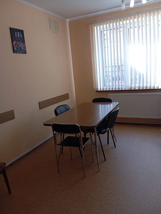 Оренда  окремої  3к.кв. 150м.кв з гаражом (або продам) в будинку на два окремі входи.