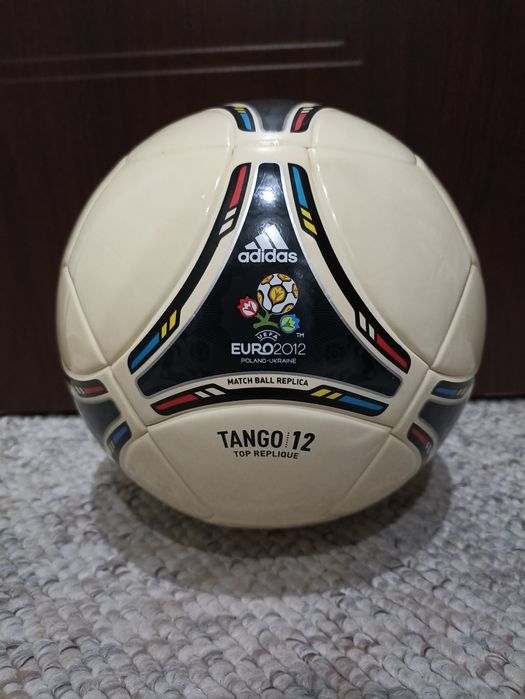 Piłka Adidas Tango 12