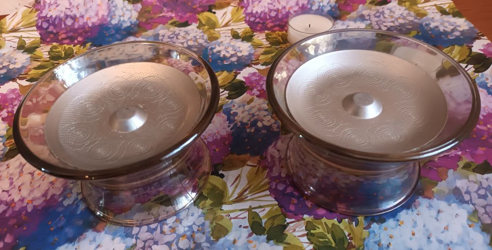 Dois suportes de velas